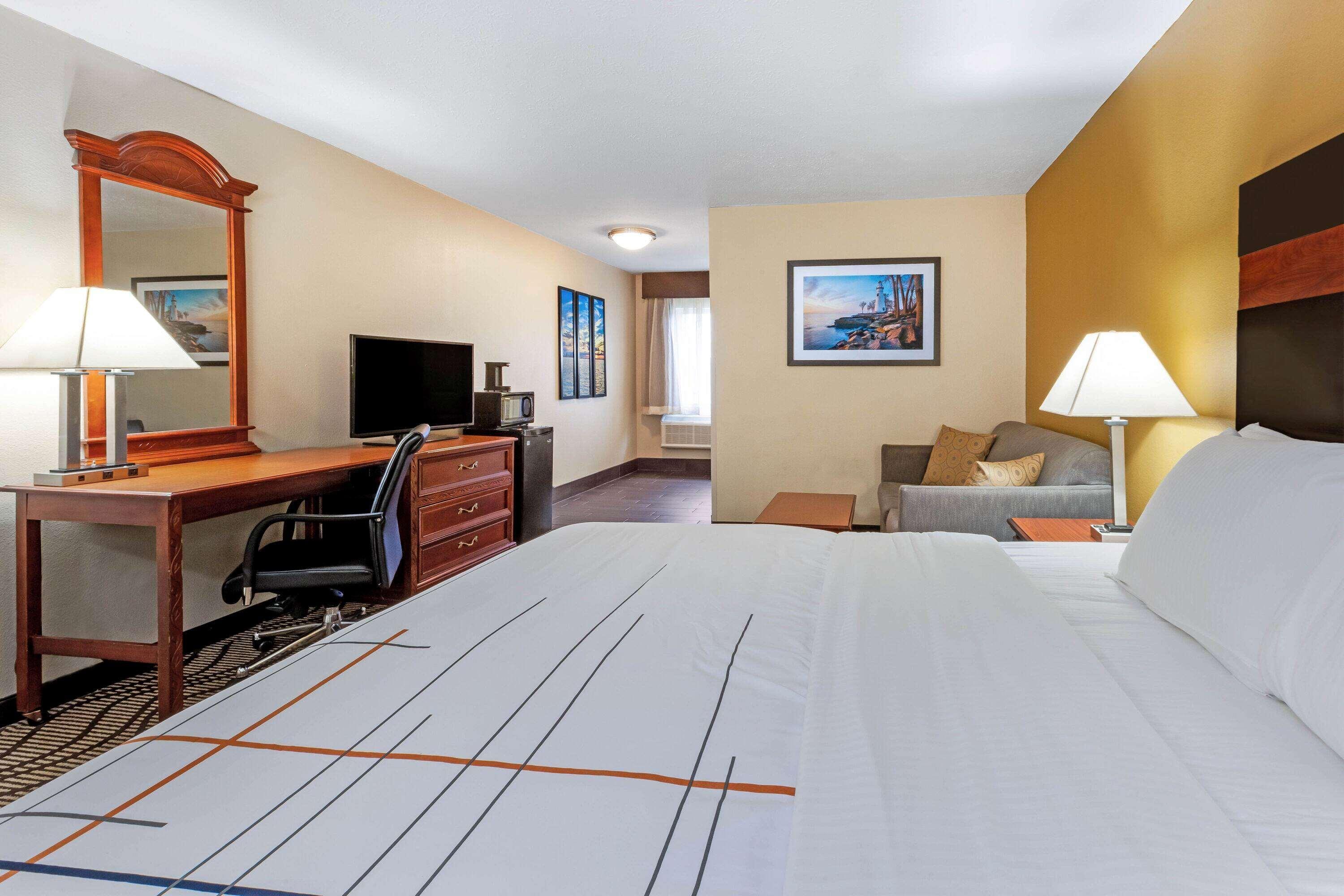 La Quinta Inn By Wyndham Sandusky Near Cedar Point Extérieur photo