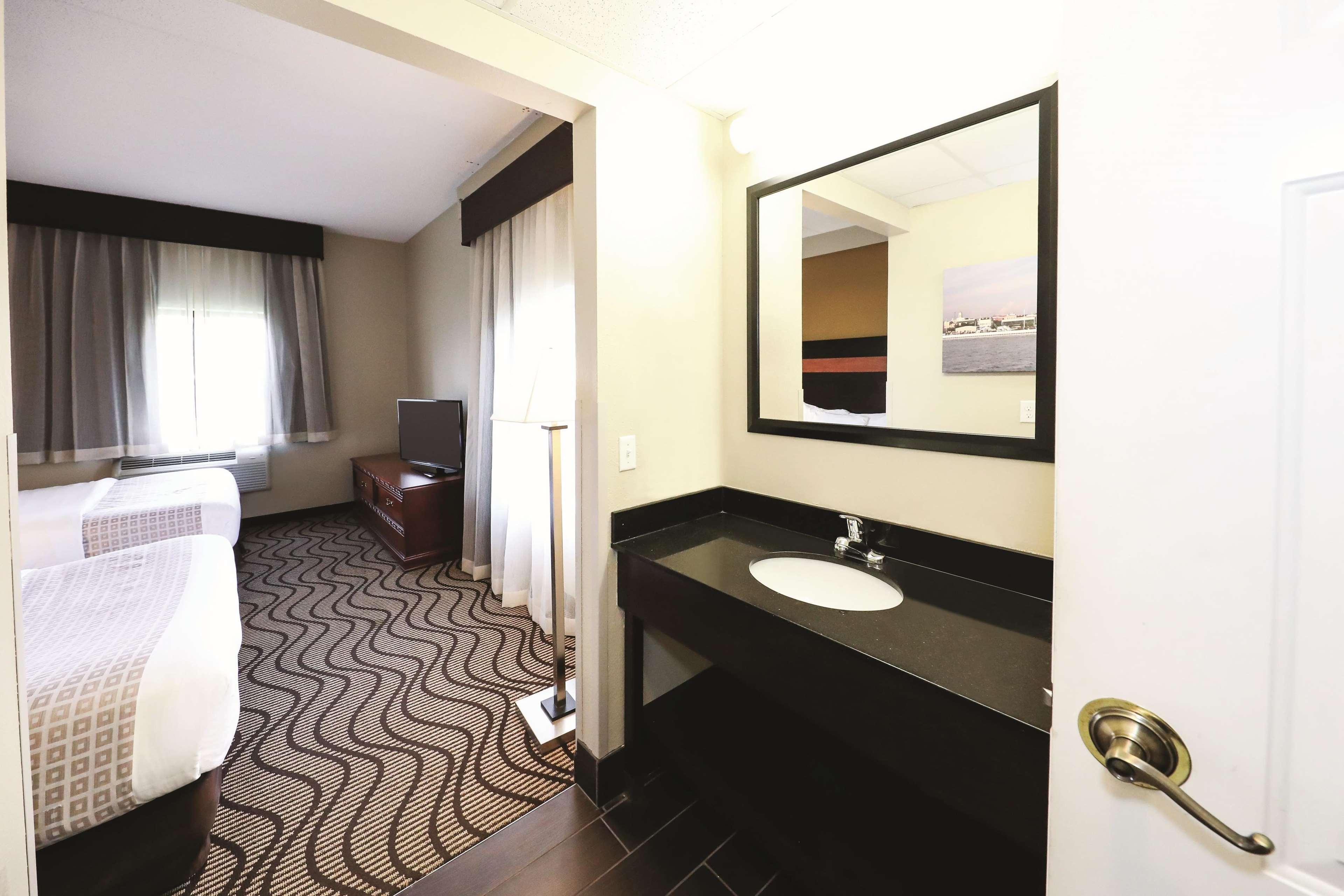 La Quinta Inn By Wyndham Sandusky Near Cedar Point Extérieur photo