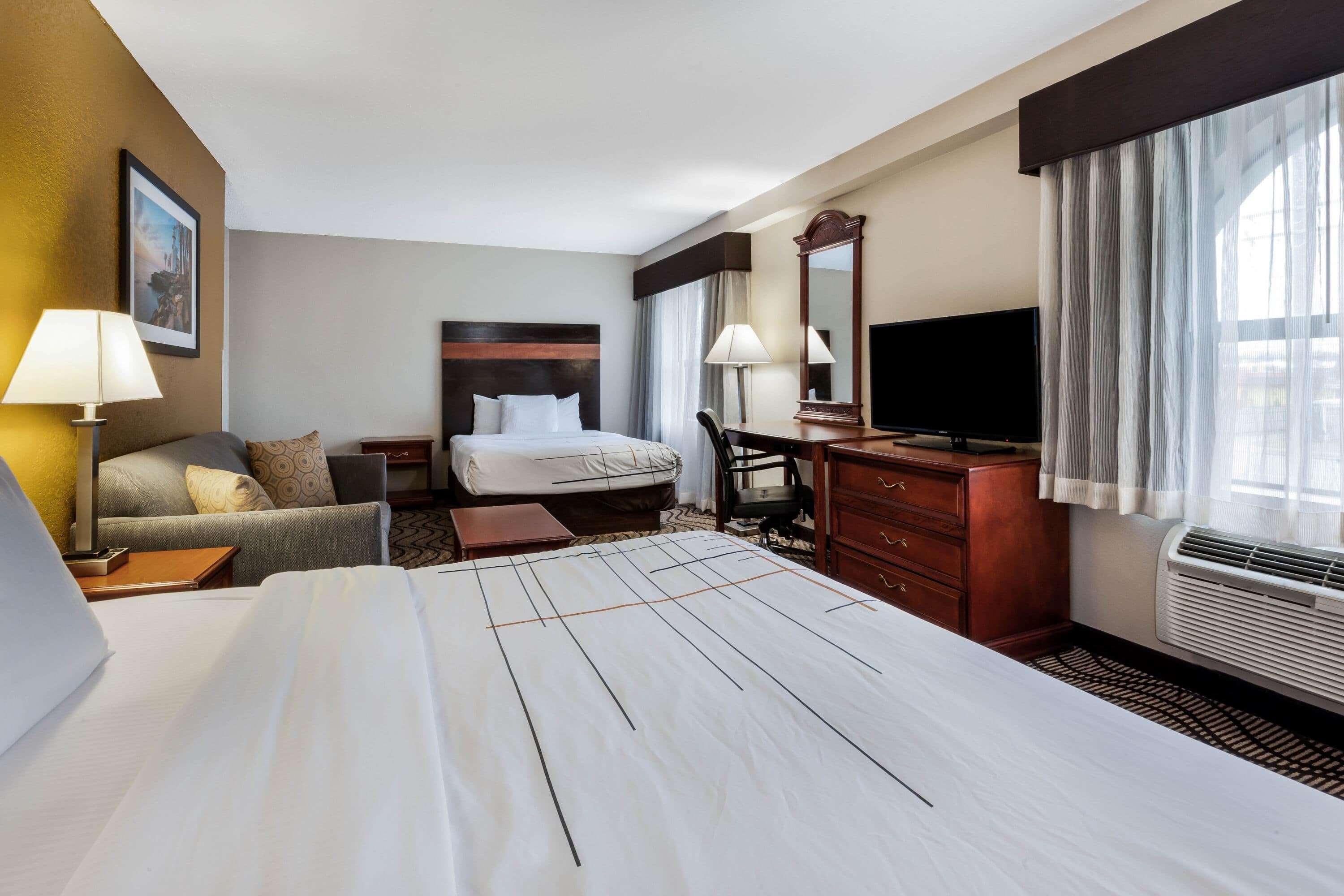 La Quinta Inn By Wyndham Sandusky Near Cedar Point Extérieur photo