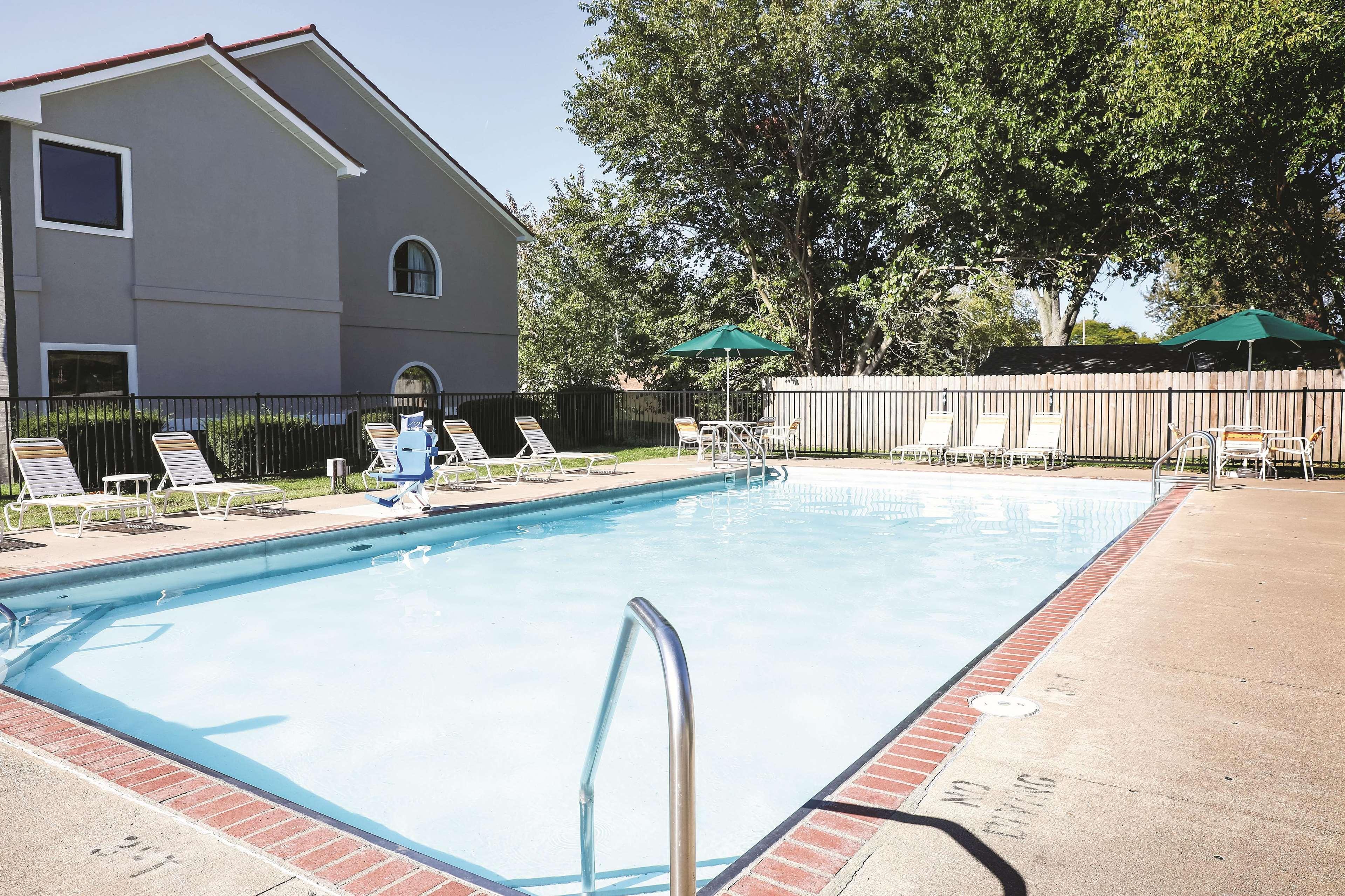 La Quinta Inn By Wyndham Sandusky Near Cedar Point Extérieur photo