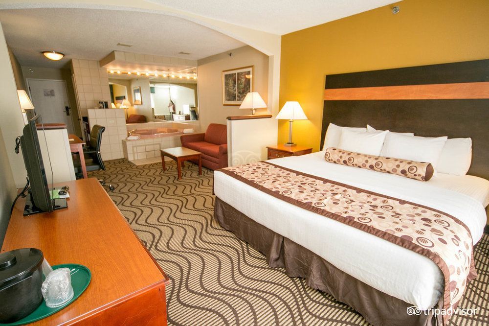 La Quinta Inn By Wyndham Sandusky Near Cedar Point Extérieur photo