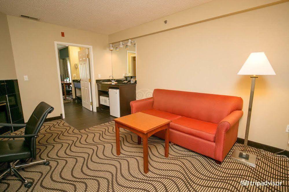 La Quinta Inn By Wyndham Sandusky Near Cedar Point Extérieur photo