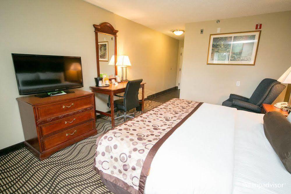 La Quinta Inn By Wyndham Sandusky Near Cedar Point Extérieur photo
